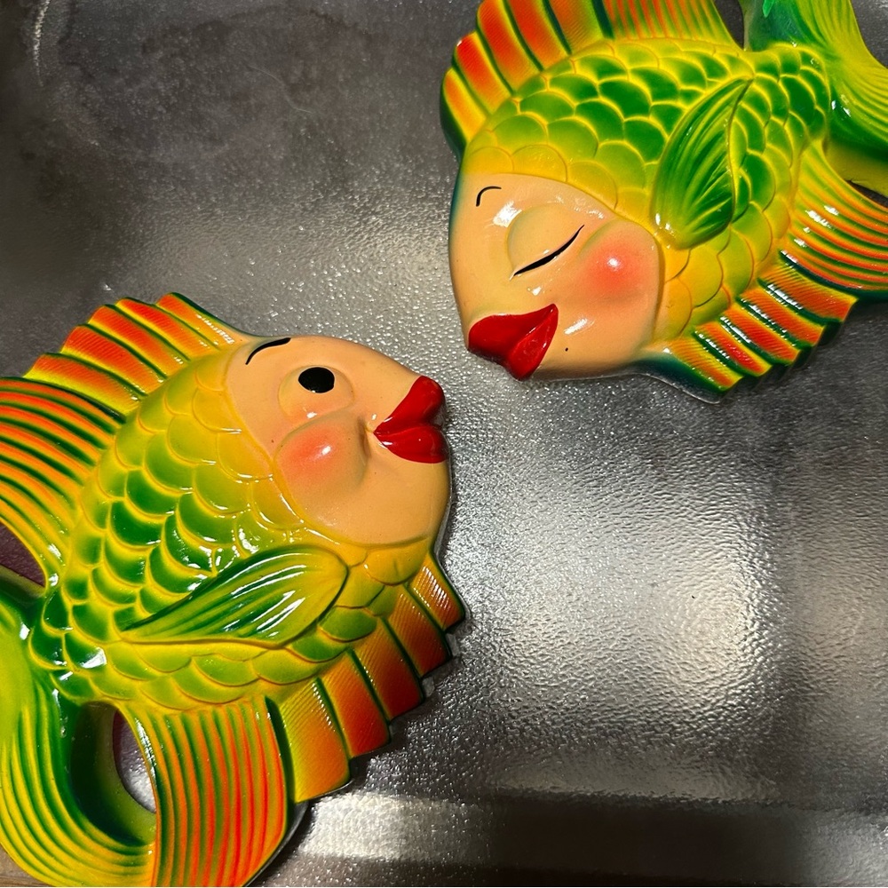 Cute Kissy Fishies